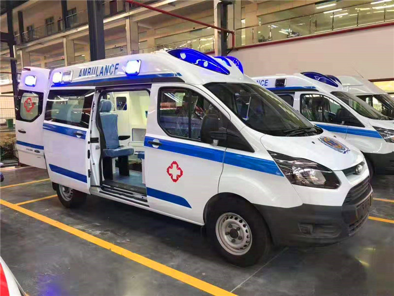 福特新全順V362長(zhǎng)軸中頂監(jiān)護(hù)型救護(hù)車（汽油）