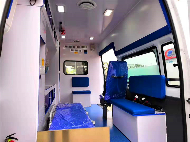 福特新世代V348長軸高頂監(jiān)護型救護車