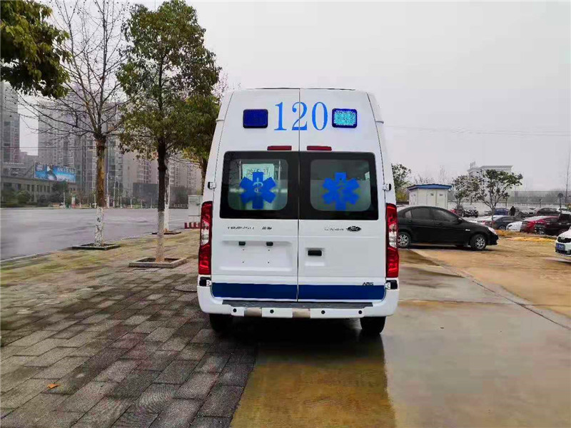 福特新世代V348長軸高頂監(jiān)護型救護車