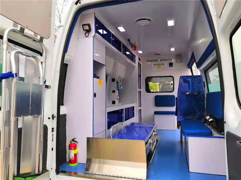 福特新世代V348長軸高頂監(jiān)護型救護車