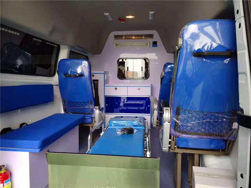 福特新全順V362長軸中頂運輸型救護(hù)車（柴油）