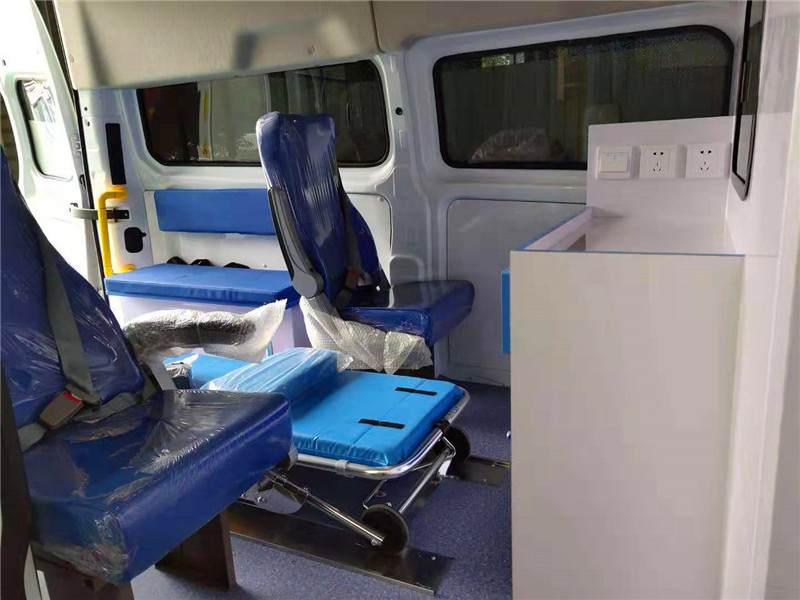 福特新全順V362長軸中頂運輸型救護(hù)車（柴油）