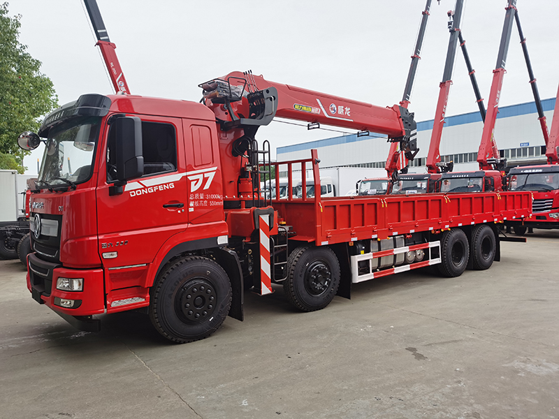 DFV5317JSQGP6D東風(fēng)專(zhuān)底D7前四后八隨車(chē)吊