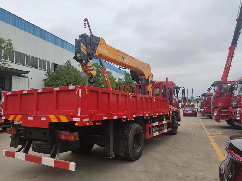DFV5183JSQGP6D東風(fēng)專(zhuān)底D3V單橋隨車(chē)吊