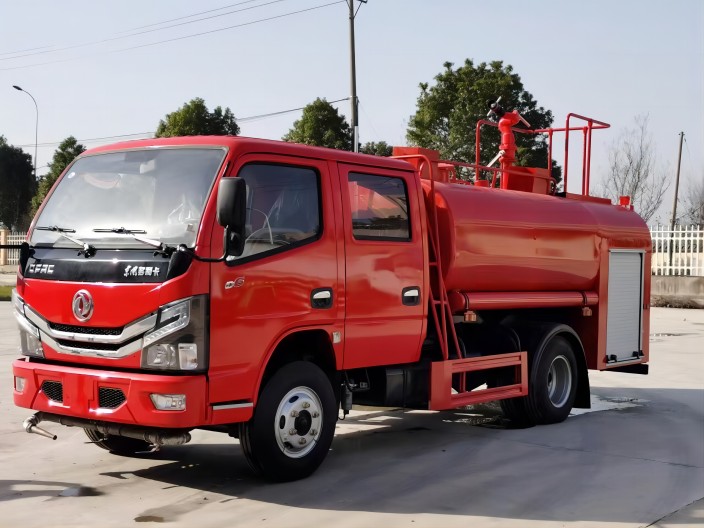 4立方東風(fēng)雙排駕駛室消防灑水車！